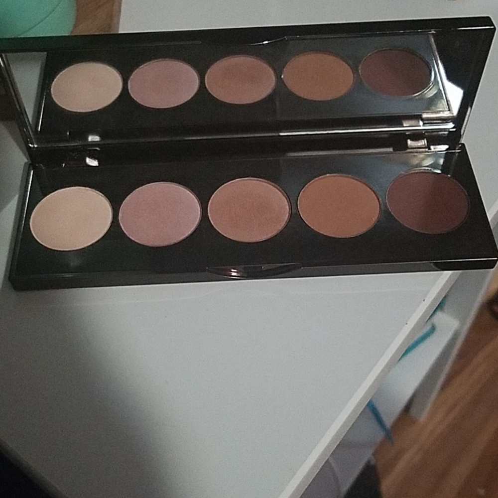 Becca ombre rouge eyeshadow palette